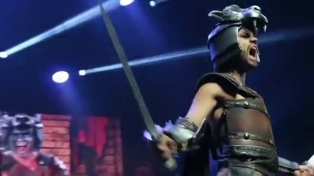 Басков засмотрелся на мускулистых гладиаторов и забыл слова песни смотреть онлайн