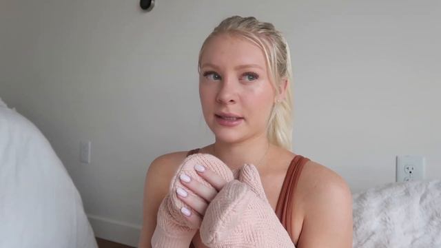 my winter wardrobe *MUST* HAVES | ultra mini uggs, aritzia superpuff, sweat sets, lululemon! смотреть онлайн