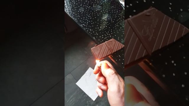 Как горит шоколад 70% какао от немецкой фирмы LINDT смотреть онлайн