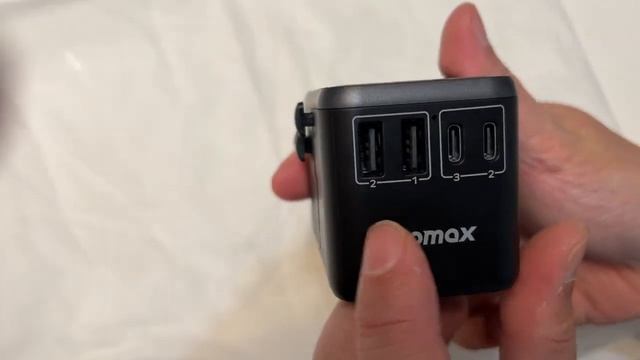 Unboxing MOMAX 65W GaN Universal Travel Adapter смотреть онлайн