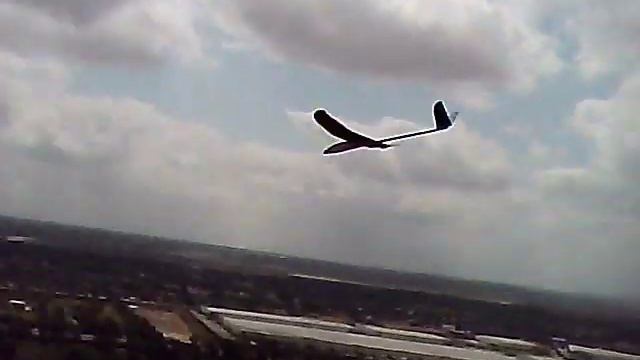 Lewis Hykes flying the mini acacia смотреть онлайн