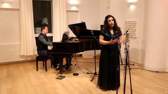 Steal me, sweet thief- G.C Menotti (The old maid and the thief) смотреть онлайн