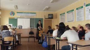 как проще начать учиться играть на гитаре