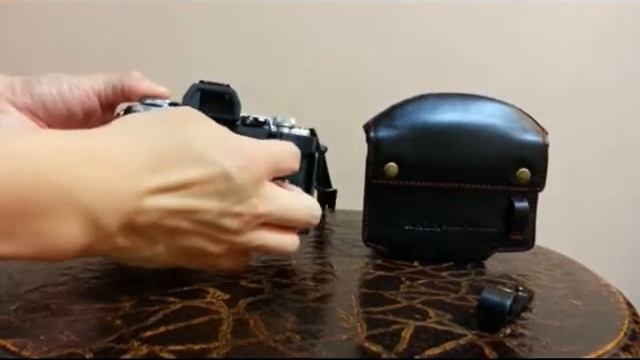 Olympus OM-D E-M5 II 相機皮套 Leather case オリンパスOM-D E-M5 II カメラケース by KAZA смотреть онлайн