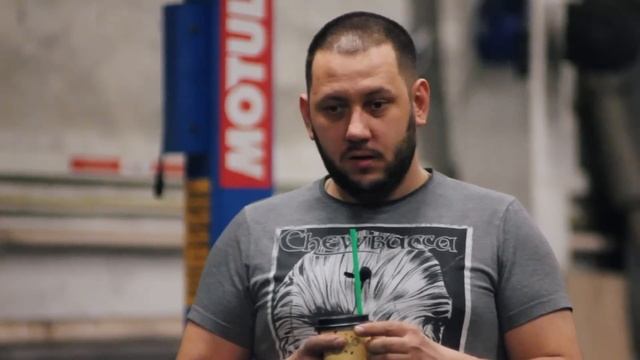 ? Ставим двигатель в багажник смотреть онлайн