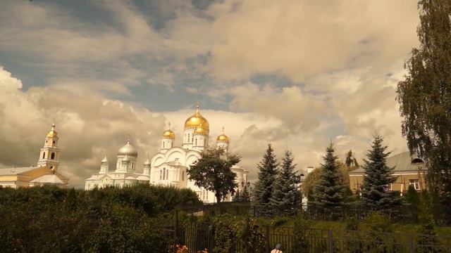 Дивеево.Крестный ход в день Казанской иконы Божией Матери 21.07.2019 смотреть онлайн