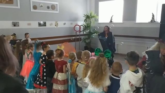 Театрализованая программа "Новогодние приключения в Хогвартсе" смотреть онлайн