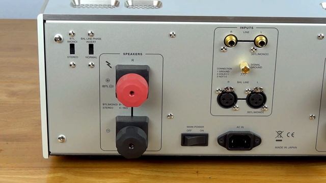 Luxman M700 Ultimate Stereo Power Amplifier Unboxing Video - Well Kind of... смотреть онлайн