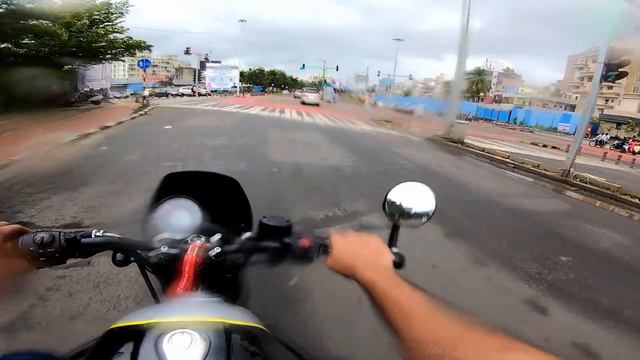 2022 Hunter 350 || Comfortable for 6 feet plus taller riders? || Ergonomics and First Impressions смотреть онлайн