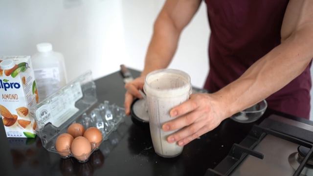 3 EASY HIGH PROTEIN BREAKFAST RECIPES To Gain Muscle (+40 grams) Pancakes, French Toast & Eggs смотреть онлайн