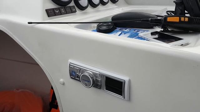 Silver Eagle Star Cabin 650 дизель Cummins 1.7DTI 120л.с. all смотреть онлайн