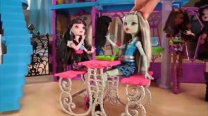 Здание школы Монстр Хай / Monster High Deluxe High School DMF91
