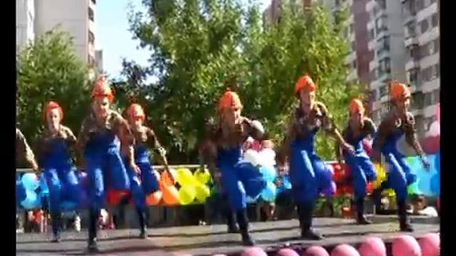 КЦ Митино. Ансамбль "ВЕСНУШКИ". ТАНЕЦ ЮЖНО-АФРИКАНСКИХ РУДОКОПОВ (Сентябрь2009г) смотреть онлайн