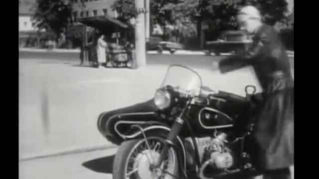 BMW (Bayerische Motoren Werke AG) History Documentary смотреть онлайн