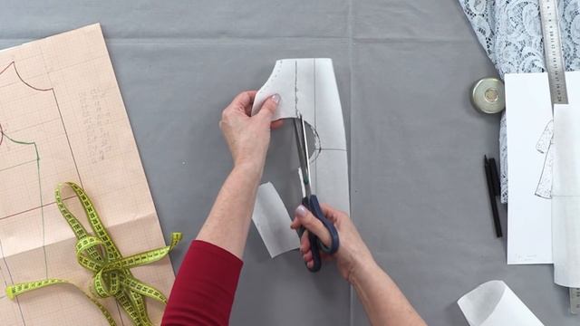 Праздничное платье для девочки из кружева и фатина. Моделирование изделия в стиле family look смотреть онлайн