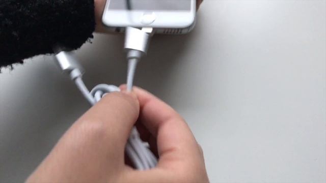 MagSafe comes to the iPhone and iPad - Magnetic Charger смотреть онлайн