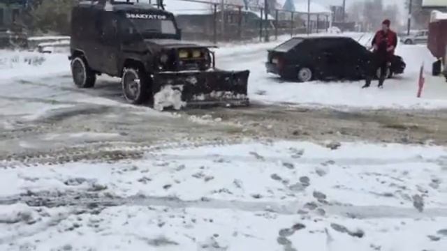 Уазик, снег, лопата смотреть онлайн