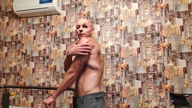 Я делал 2 упр. на длинную головку трицепса: французский жим и вот это..