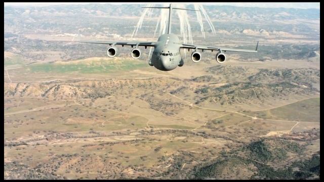 C-17 Deploying Flares смотреть онлайн
