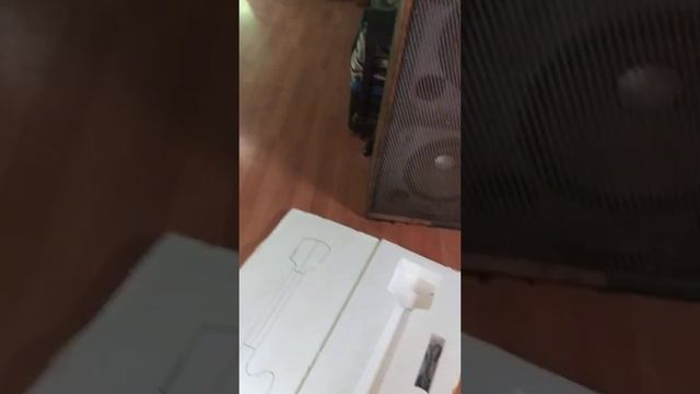 Keith's new Axe Bass Unboxing смотреть онлайн