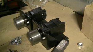 Самодельный гусеничный мини погрузчик. Новый проект.Ходовая и двигатель.