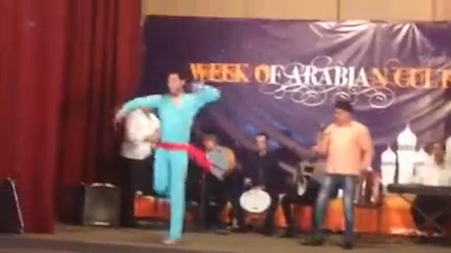 танец живота от мужчины. Шакира отдыхает! смотреть онлайн