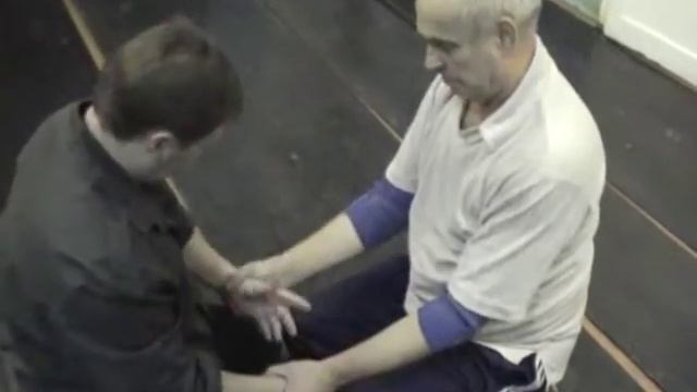 Работа на коленях. Отработка приёмов айкидо. смотреть онлайн