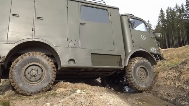 Tatra 805 - Výjezd na jaře ( Dobývání Vodňaských Sv. Hor ) смотреть онлайн
