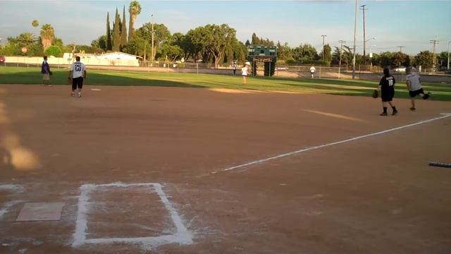 Jeff Slap Home Run Over the Fence Game 7 FBC Softball 2011 смотреть онлайн