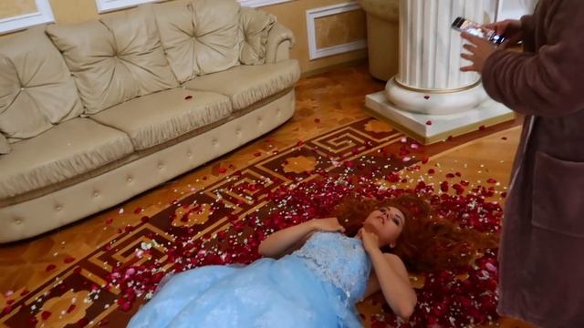 ФОТОСЕССИЯ В ПЛАТЬЕ И РОЗАХ| ШКОЛА || VLOG смотреть онлайн