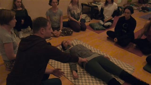 Часть 4: Демонстрация телесно-эмоционального освобождения смотреть онлайн