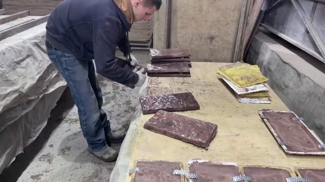 Производство фасадной плитки «Балканский камень» по технологии Мрамор из бетона, в цвете «ТаунХаус» смотреть онлайн