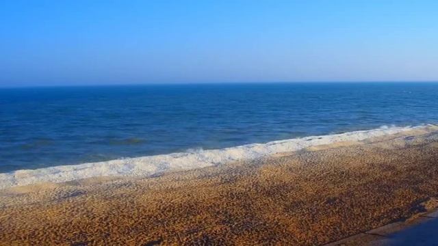 Азовское море. Волны плещутся об кромку льда. Кирилловка. 16 Марта 2018