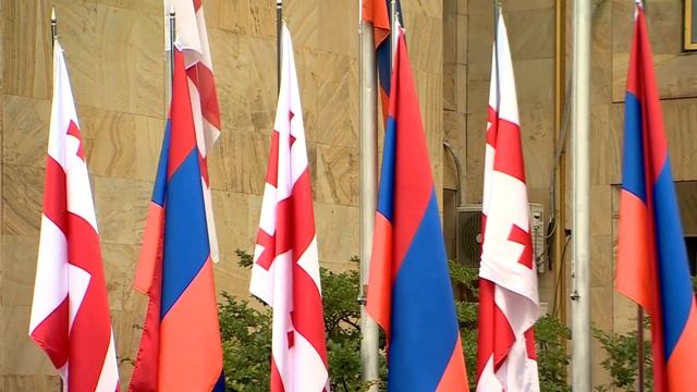 Пашинян в Тбилиси: торжественный прием в резиденции премьер- министра Грузии смотреть онлайн