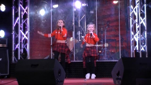 Это новый год. исп. дуэт Подружки