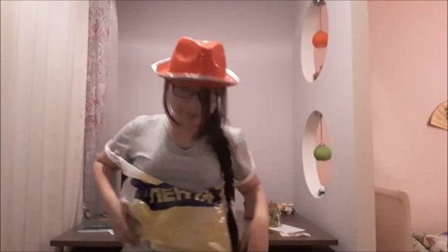 Очень крутой лайфак.Как из пакета сделать крутое платье! смотреть онлайн
