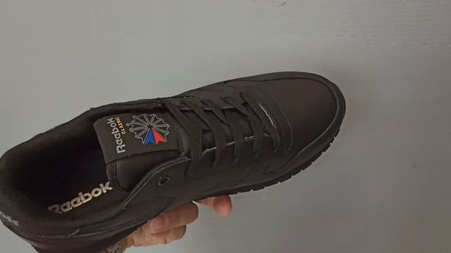 Reebok Classic c перфорацией смотреть онлайн