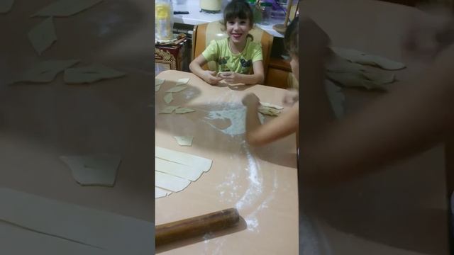 Делаем печенье "хворост" смотреть онлайн