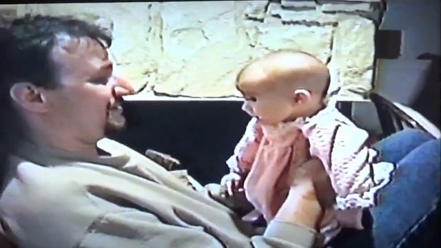 США VLOG: Новый 2001 год/Второй месяц жизни малышки/Купаю малышку - 1,3,5,7,9,23,25,29 января 2000 смотреть онлайн