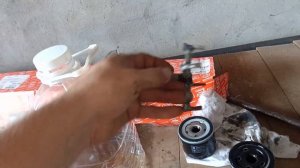 как снять масляный фильтр Рено Дастер 1.5 109л/с дизельный двигатель.