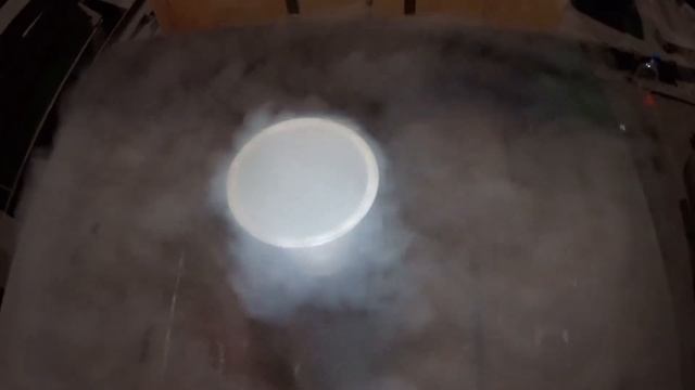 Что будет если залить жидкий азот в воду|What happens if you pour liquid nitrogen into the water? смотреть онлайн
