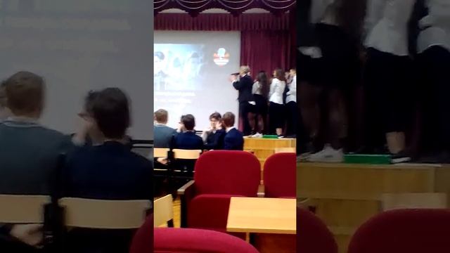 Поют песню Аты Баты шли солдаты. смотреть онлайн