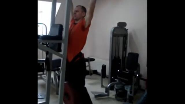 Подтягивание на перекладине с весом 50 кг, 44 года смотреть онлайн