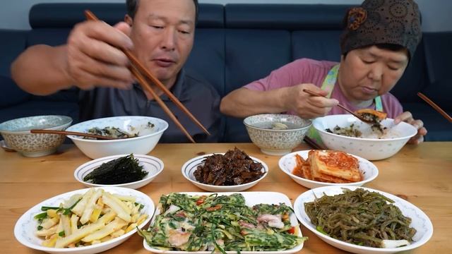 깔끔하고 정갈한 집밥 한 상! 가자미조림, 해물부추전, 죽순볶음, 곤드레밥 먹방! (Korean home side dishes) 요리&먹방! - Mukbang eating sho смотреть онлайн
