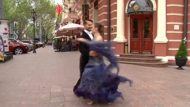 УЛИЦА Веселый танец смотреть онлайн