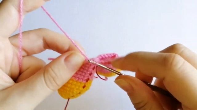 Урок "Соединяем ножки у игрушки" смотреть онлайн