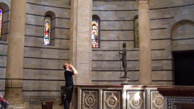 Pisa baptistery.MOV смотреть онлайн