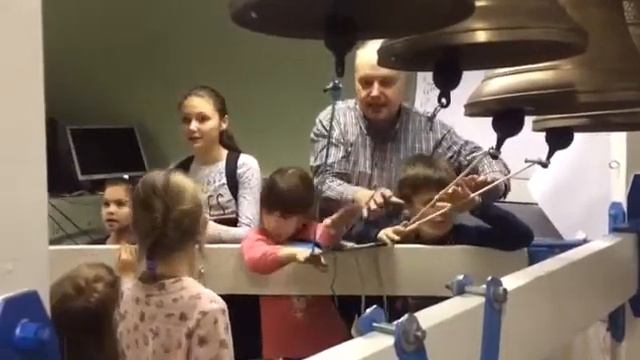 Практическое занятие колокольного звона в детской группе воскресной школы смотреть онлайн