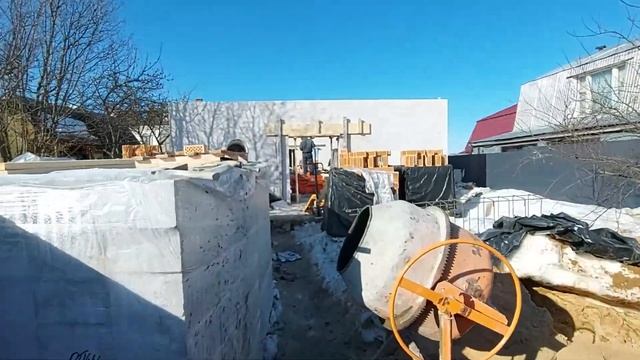 Очередной уютный дом. Газоблок-монолит , мансарда, второй свет. Часть 1 смотреть онлайн