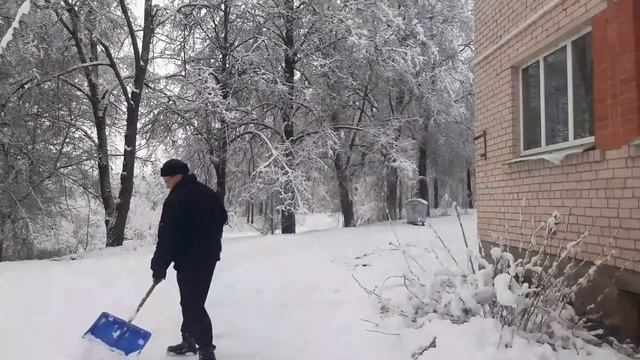 КАК БЫСТРО ПОЧИСТИТЬ СНЕГ если торопишься смотреть онлайн